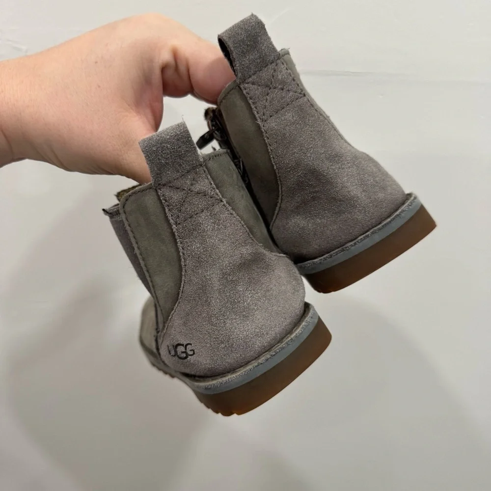 UGG Kids Nubuck Leather Callum Gray Boots Side Zip Size 10